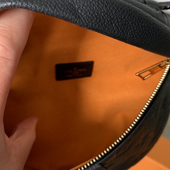 SOLD! 🦄 Louis Vuitton Monogram Empreinte Bumbag - Picture 9 of 12